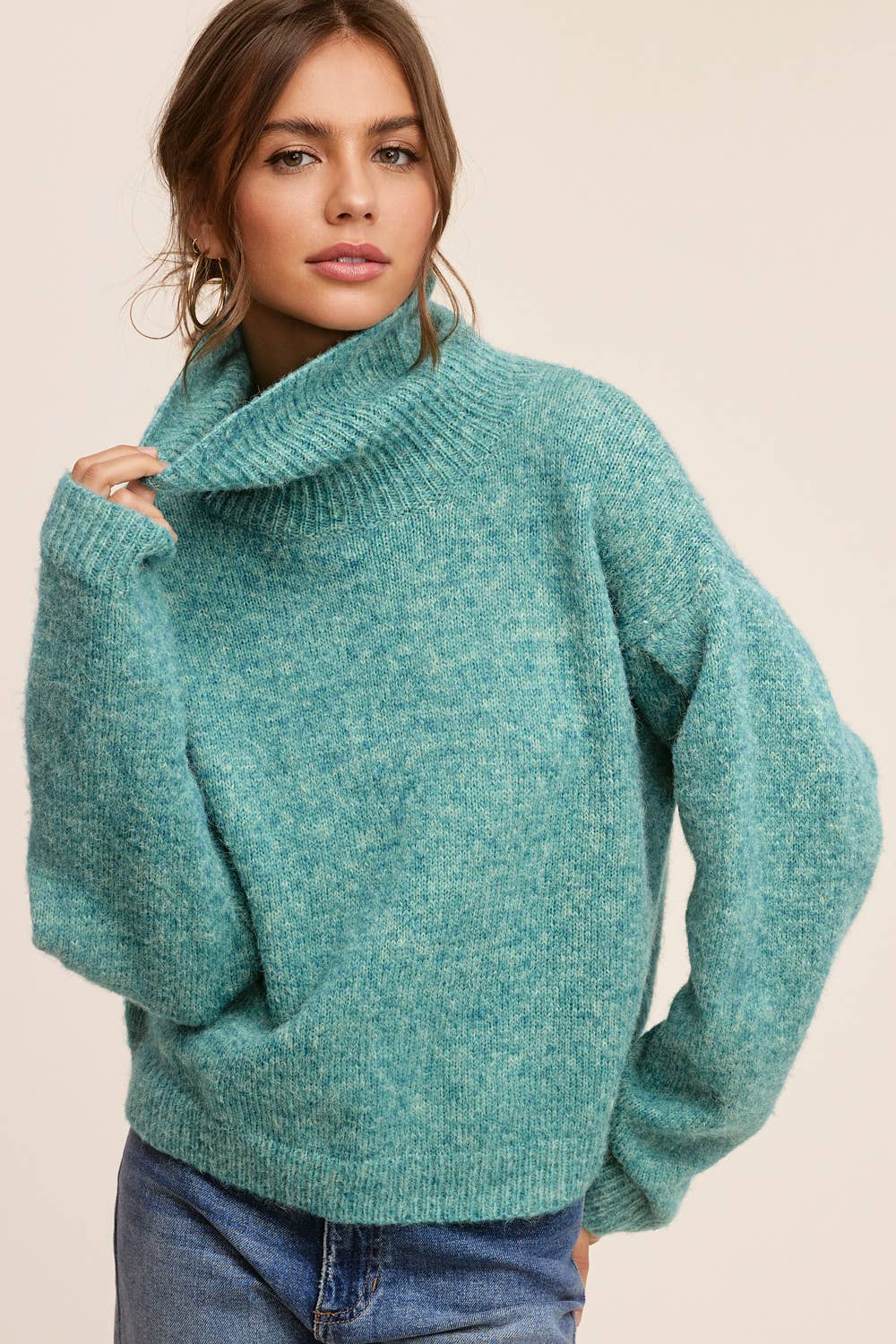 Loose Fit Turtleneck